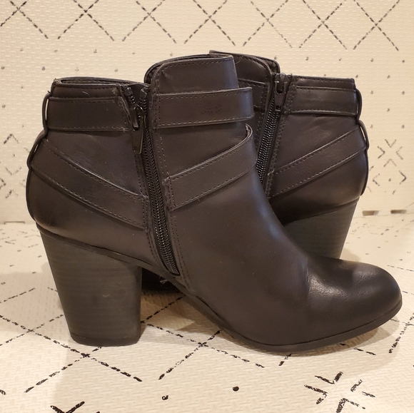 Material Girl Lexia Block Heel Booties, 10 - Picture 3 of 8